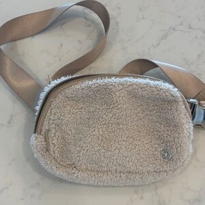 Lululemon Sherpa Belt Bag